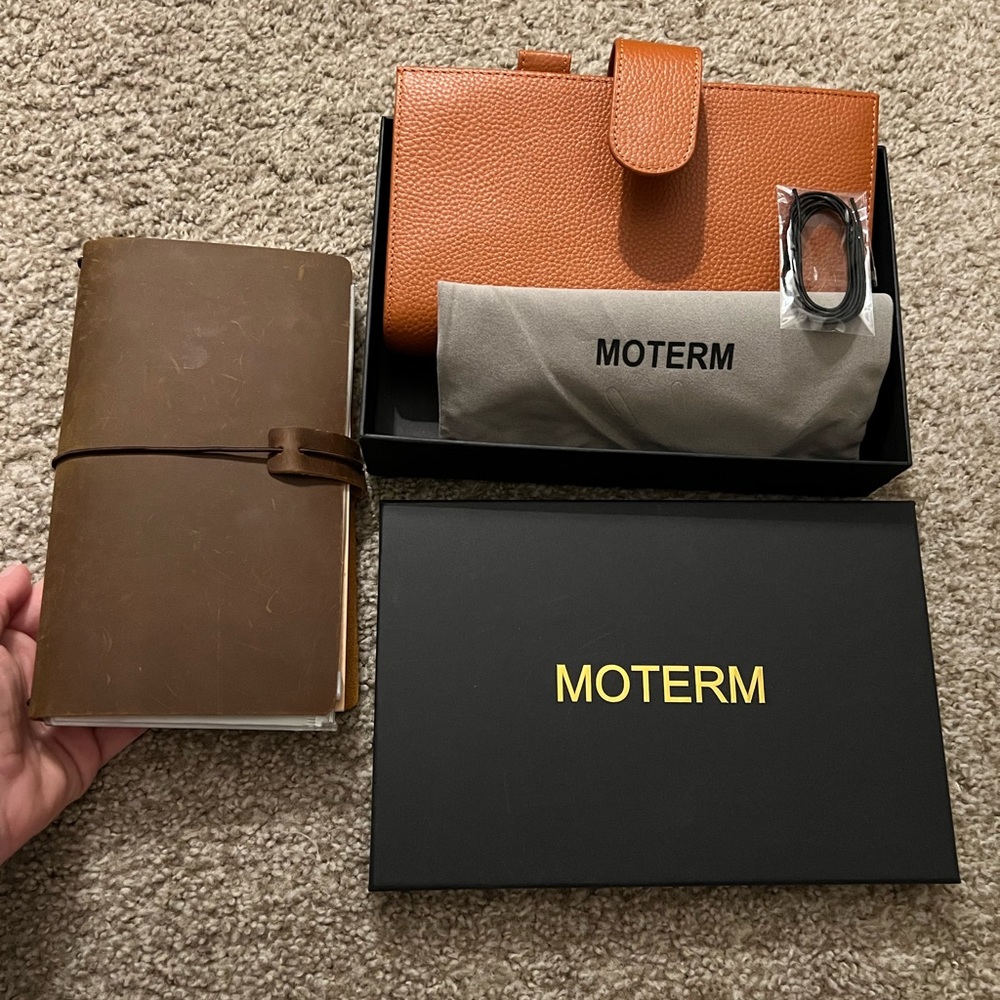 Moterm pebble leather travelers notebook, inserts and bonus